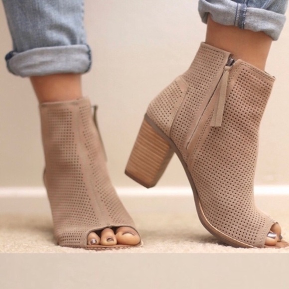 Toms Majorca Perforated Ankle Boots - Picture 1 of 13